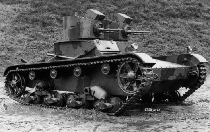 Британский танк Виккерс-шеститонный
