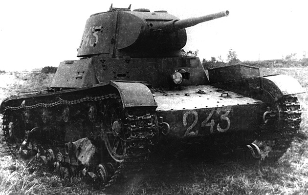 Советский танк Т-26, сделанный на основе Виккерса-шестинного