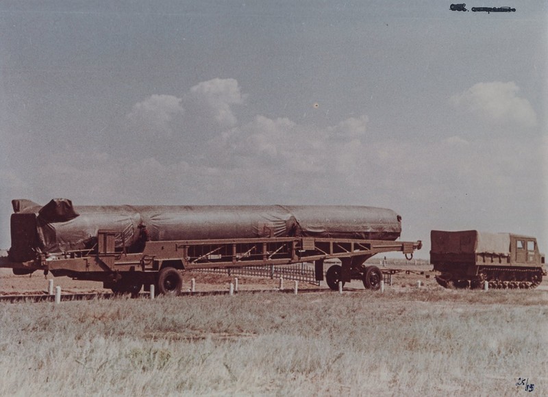 Ракетный комплекс Р-5М, принятый на вооружение 21 июня 1956 года, стал первым отечественным ракетным комплексом с ядерным боевым оснащением.jpg