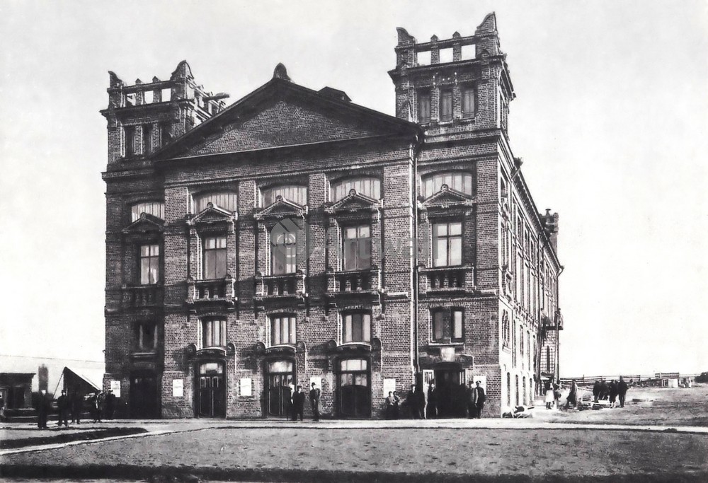 Народный дом на Острожной площади, до реконструкции 30 годов.