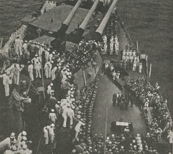 2 сентября 1945 года. Подписание акта о капитуляции Японии на борту линейного корабля Миссури