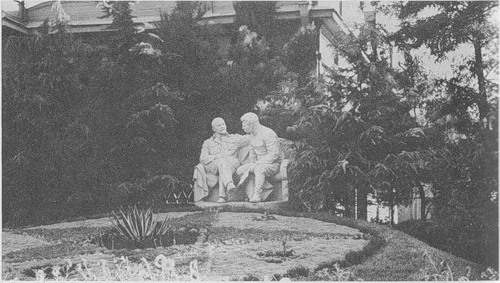 Москва 1947. Памятник вождям
