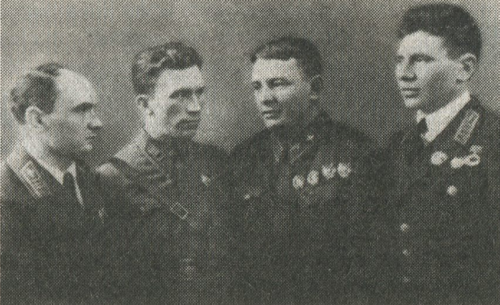 Советские летчики-добровольцы, участники войны в Китае. (Слева направо: А. С. Благовещенский, А. Г. Рытое, П. В. Рычагов, Ф. П. Полынин)