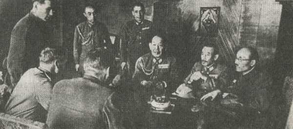 Допрос японских генералов советскими офицерами