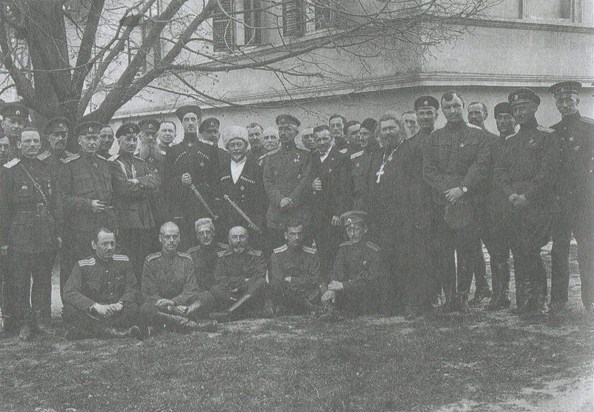 Генерал Врангель со своим штабом в Сремских Карловицах, 1925 г.
