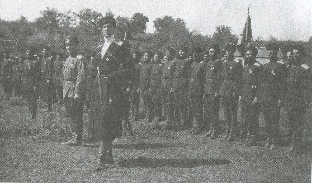 Генерал Врангель перед строем Кубанского гвардейского дивизиона