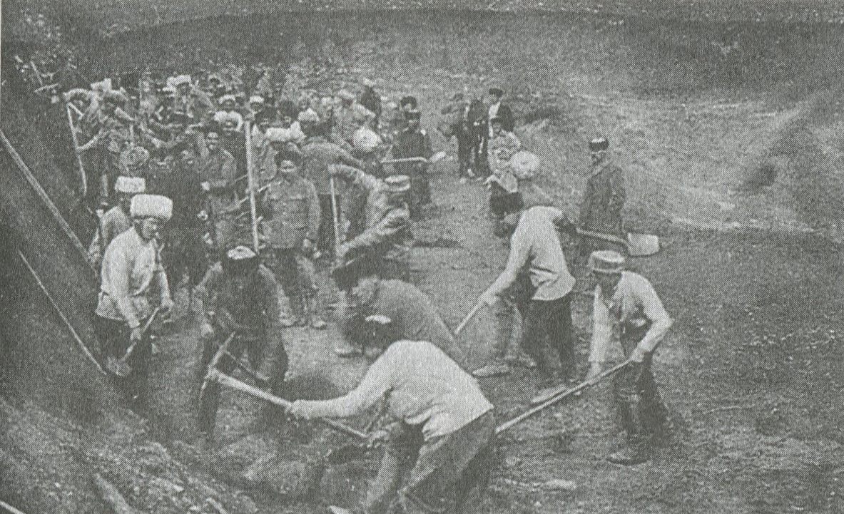 Казаки 1-го сводного Кубанского полка на строительстве дороги, 1924 г