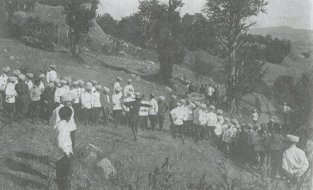 Казаки Корниловских сотен 2-го сводного Кубанского полка на отдыхе