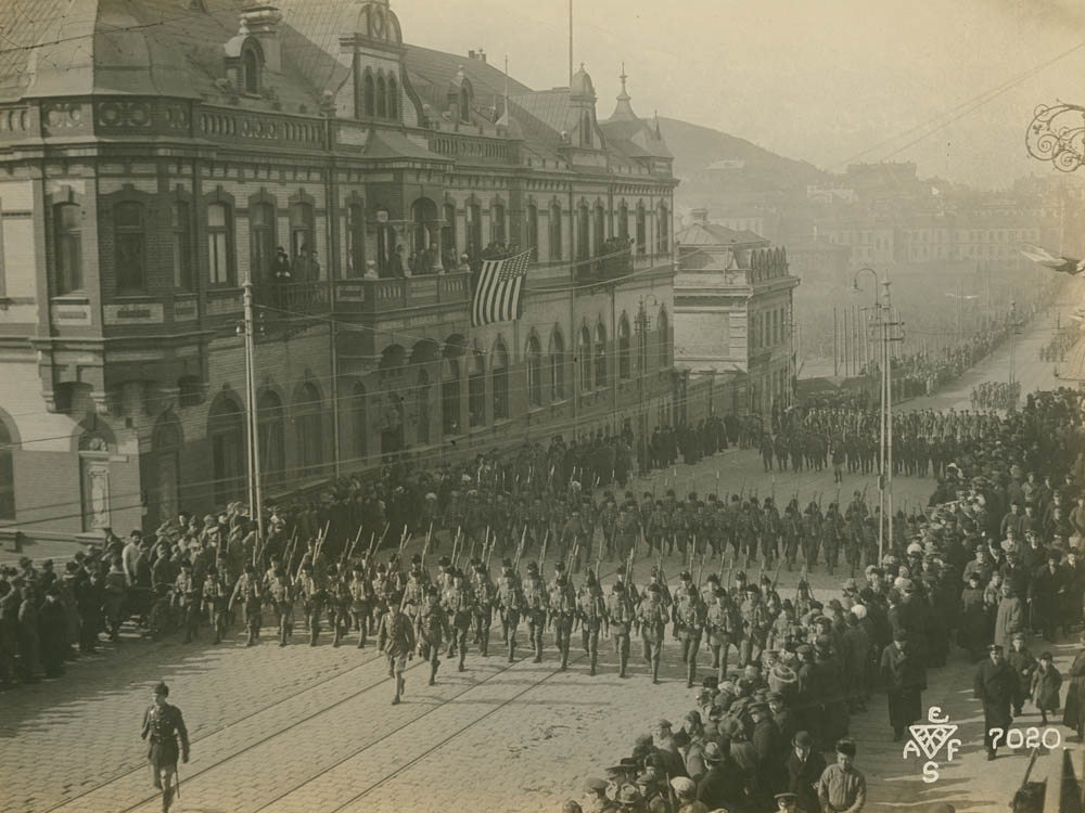Парад войск Антанты 15.11.1918. Идут англичане.