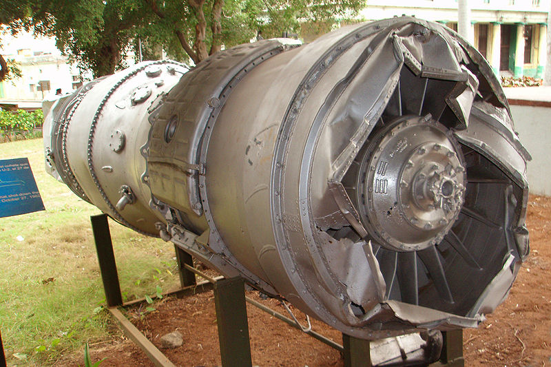 Двигатель  U-2, сбитого в «черную субботу», в музее Революции в Гаване