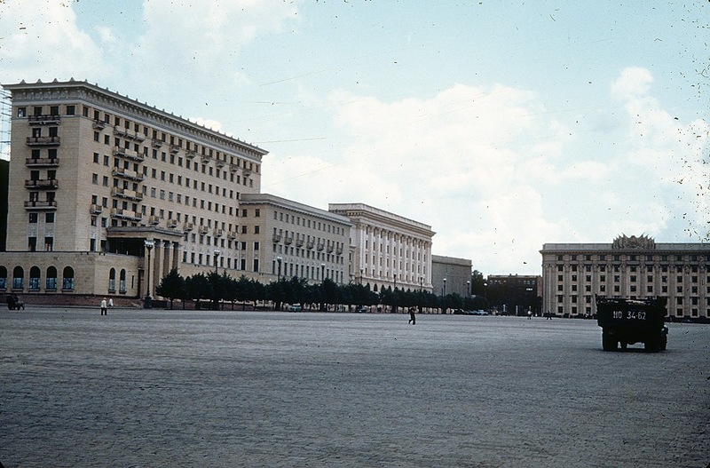 Главная площадь - Дзержинского (с 1996 - Свободы)