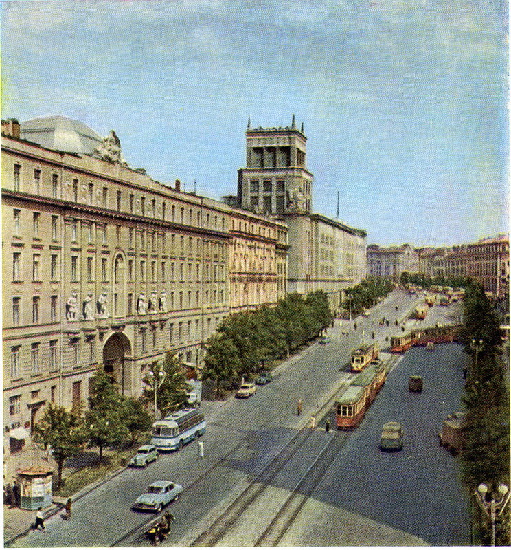 Советская репродукция 1963 г.  - площадь Конституции