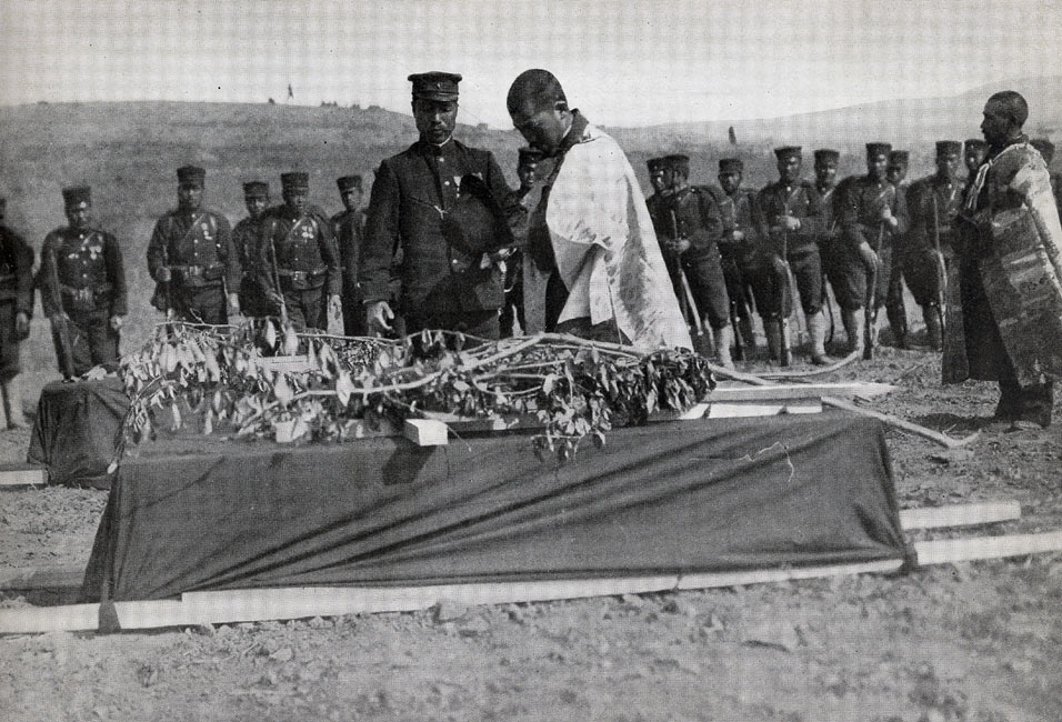Японские похороны русского капитана с воинскими почестями на Аньдуне