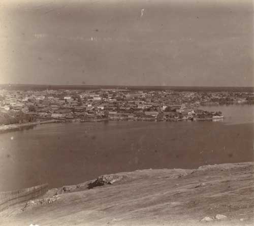 1 Вид на поселок Нижнетагильского завода и пруд с Лисьей горы в начале ХХ века
