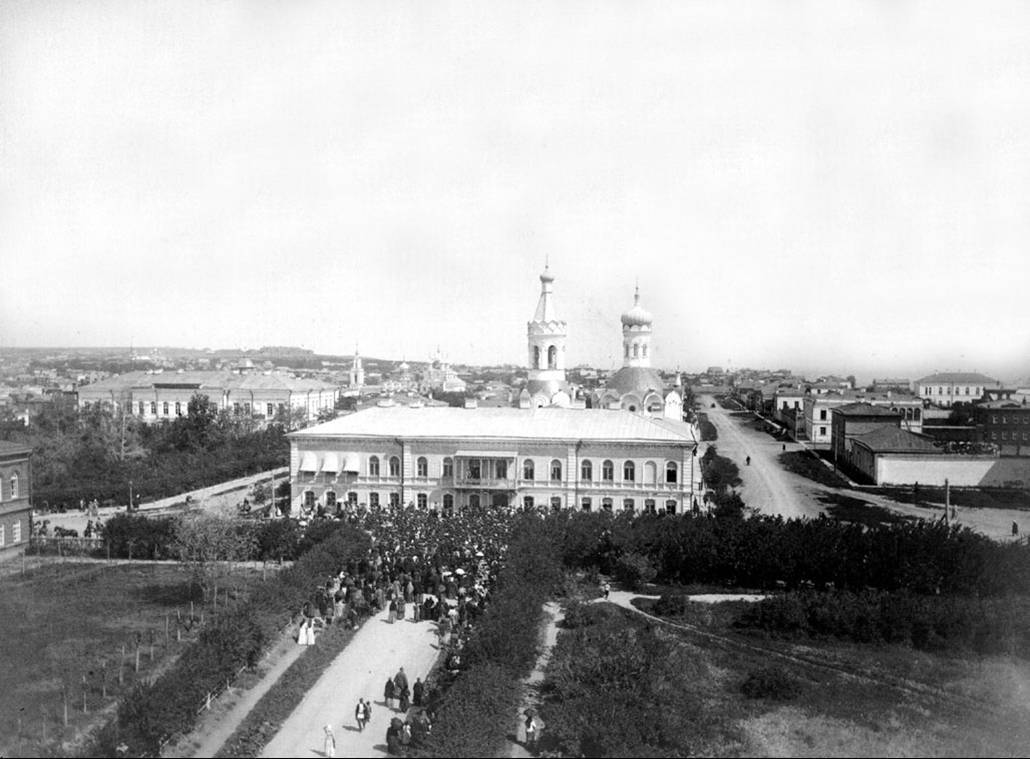 Вид с колокольни Никольского собора. 1890