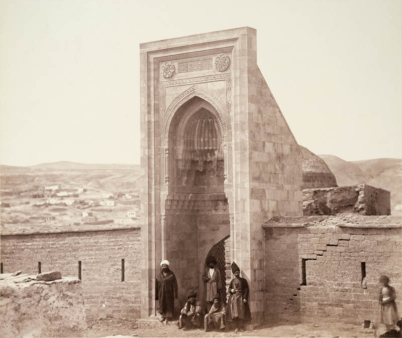 Парадный вход в ханский дворец Ширваншахов 1860-70.