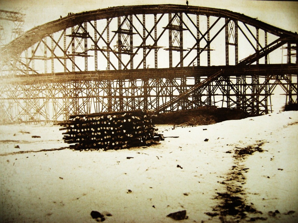 68. Виды постройки Бурейского моста.