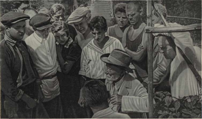 И. В. Мичурин беседует с комсомольцами 1934 год